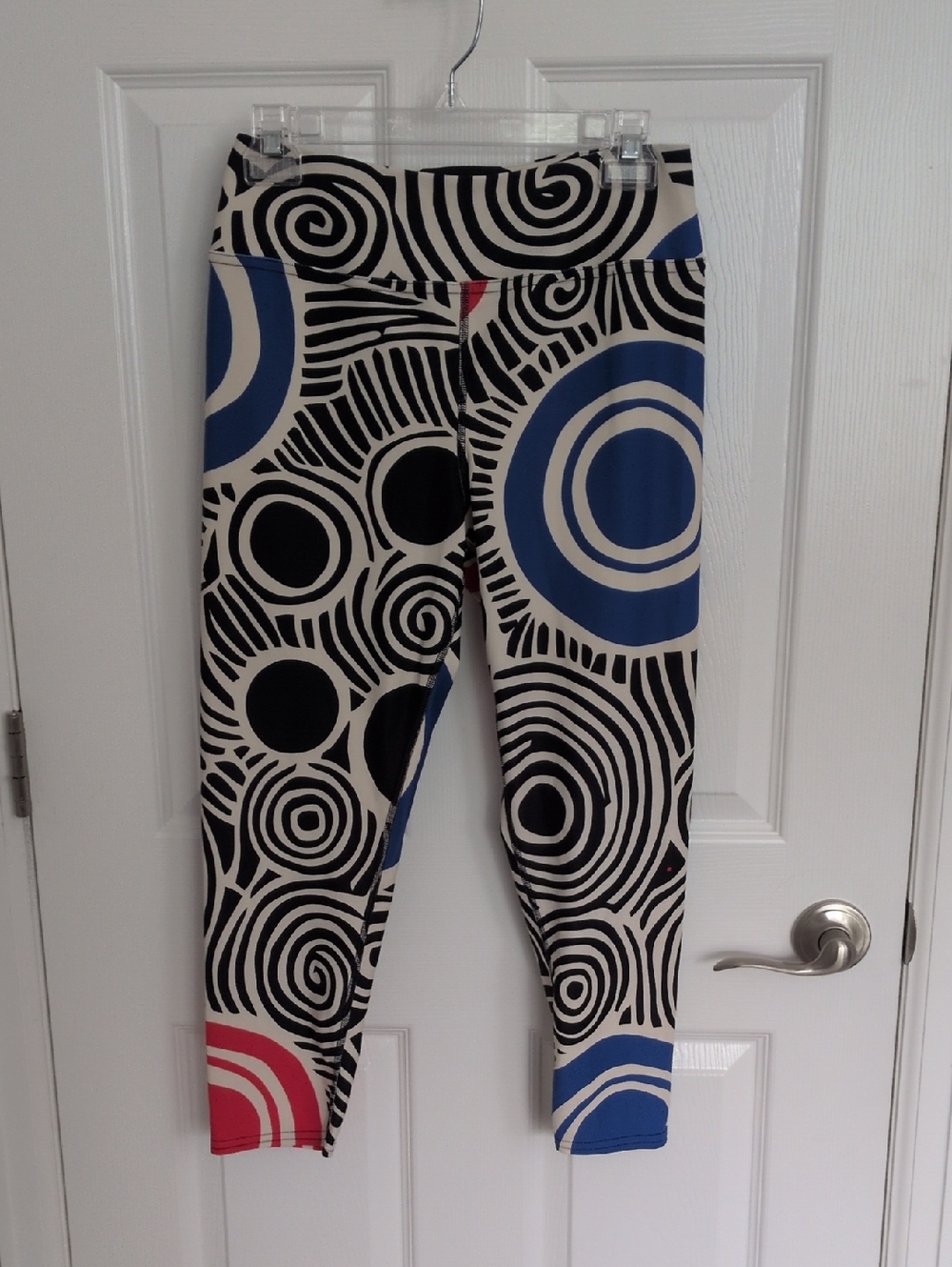 Looney Legs Vertigo Printed Cropped Leggings - XL